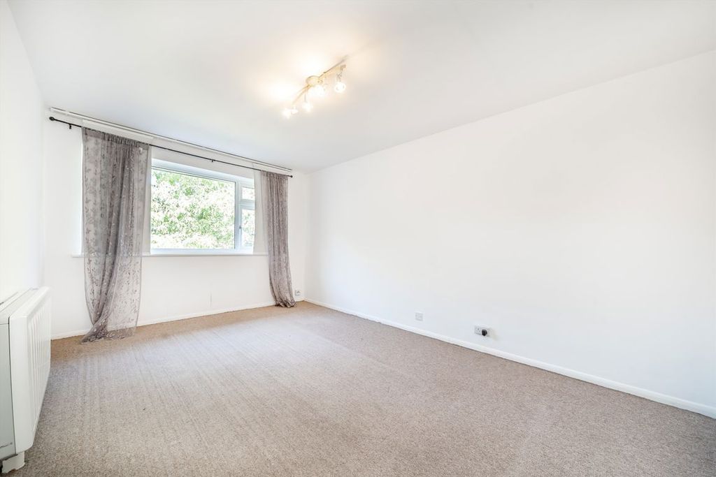 Property photo 2 of 4