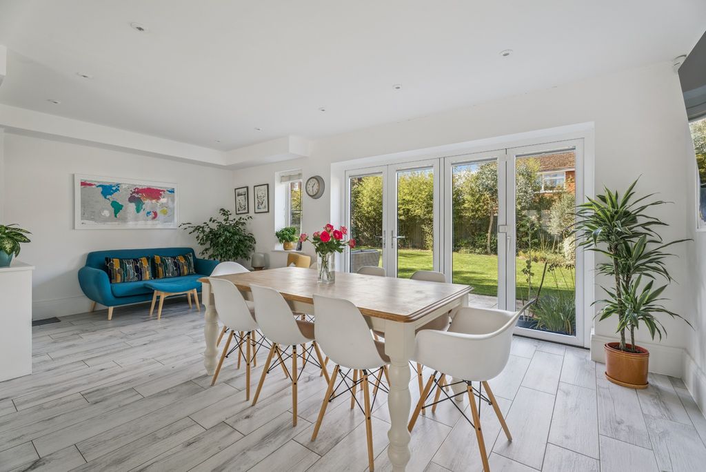 Property photo 3 of 11