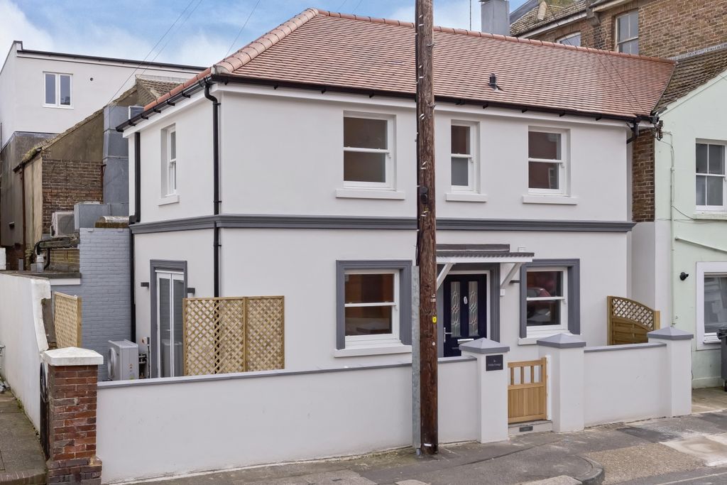 Property photo 1 of 26 Eriswell Rd_29