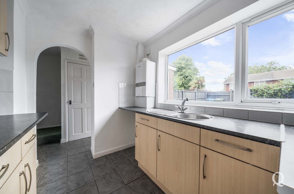 Property photo 2 of 24 6d6Db628-63F0-40E...