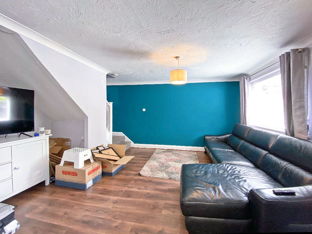 Property photo 3 of 7 3