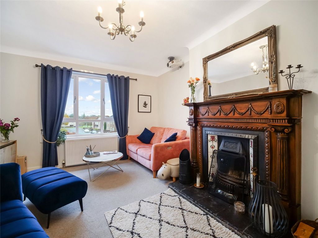 Property photo 3 of 21 Picture No. 14