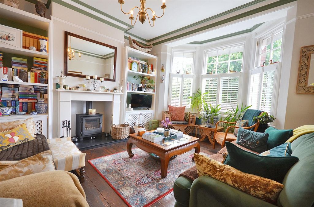 Property photo 2 of 24 Sitting Room
