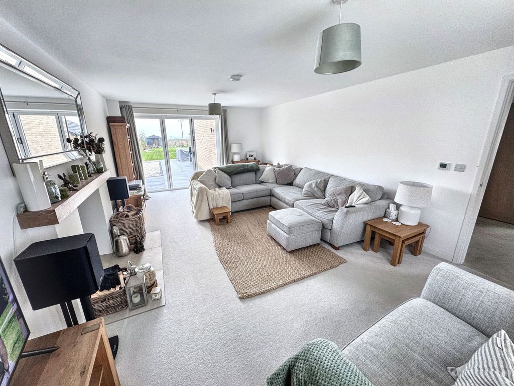 Property photo 2 of 35