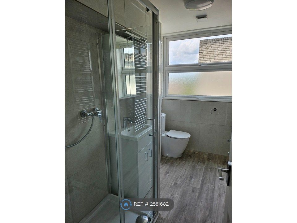 Property photo 3 of 12 Bathroom