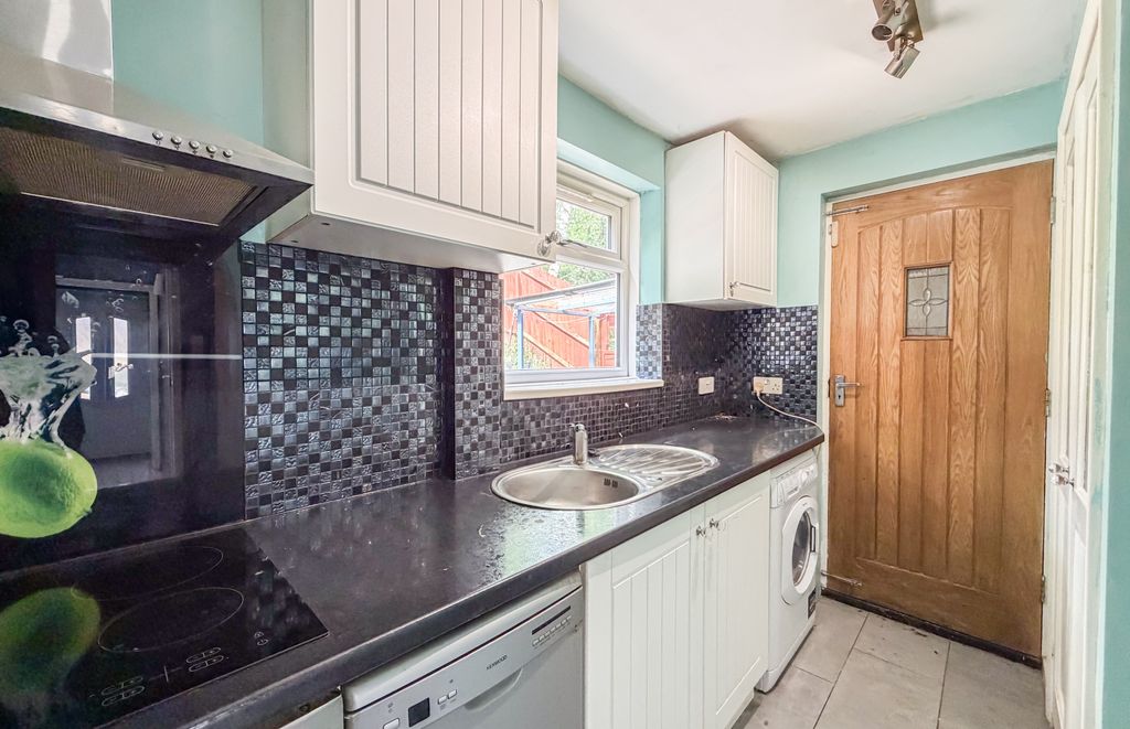Property photo 3 of 11
