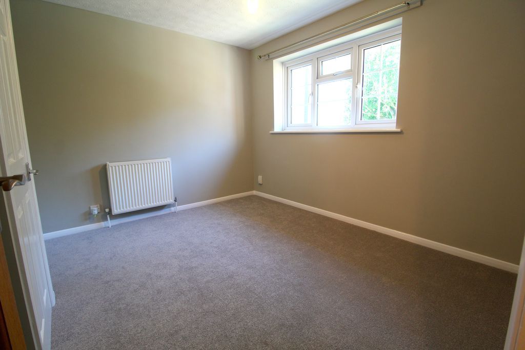 Property photo 2 of 8 Bedroom