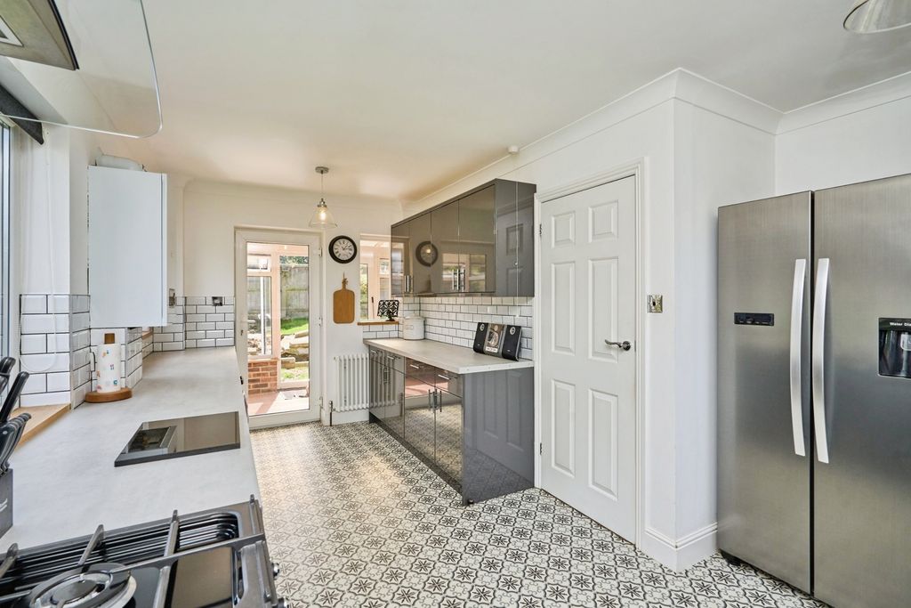 Property photo 3 of 13 Kitchen