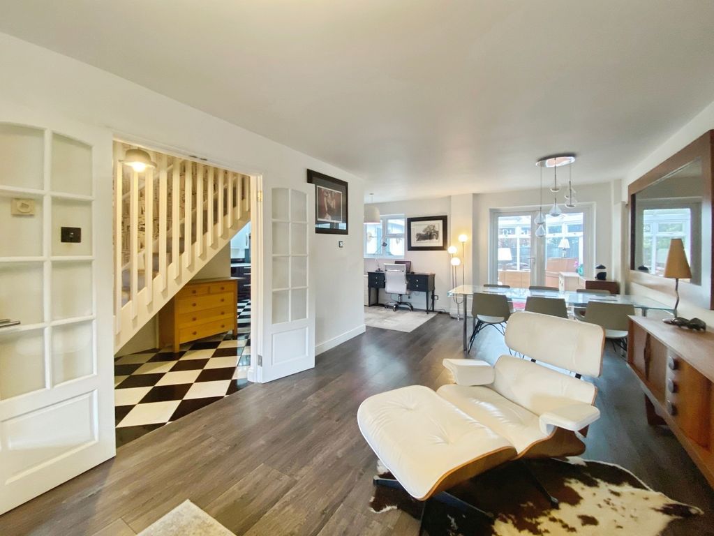 Property photo 3 of 25 Pbox-Img.Jpg