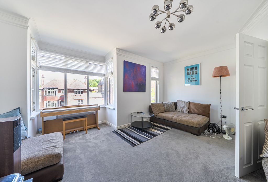 Property photo 2 of 14 1465663-12-6A157c...
