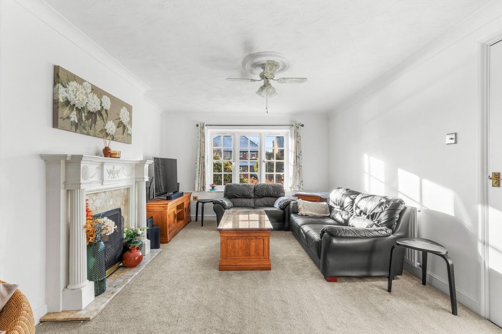 Property photo 2 of 15 Sitting Room