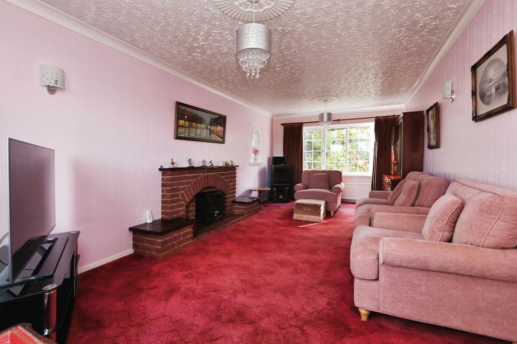 Property photo 2 of 17