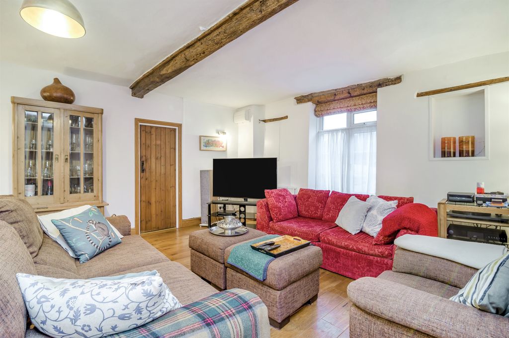 Property photo 3 of 27