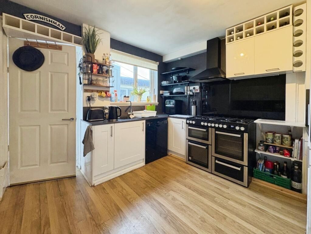 Property photo 3 of 23 4851182