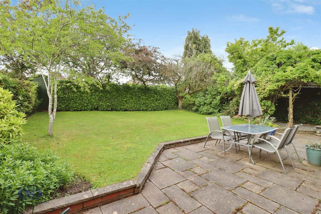 Property photo 2 of 40