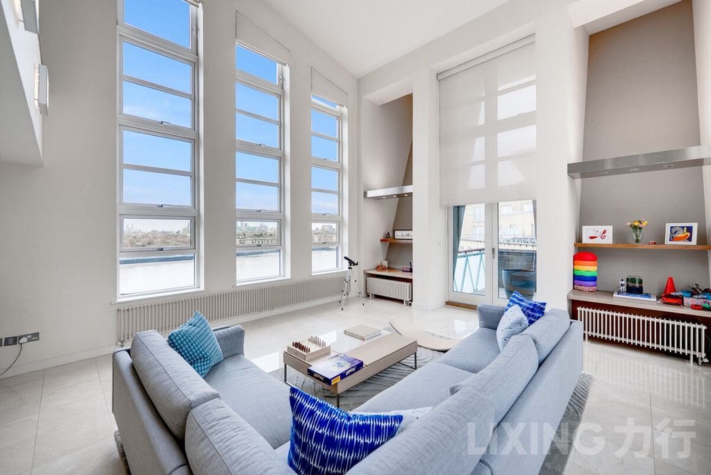 Property photo 2 of 23