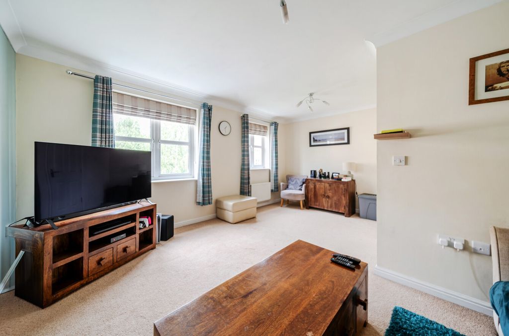 Property photo 2 of 26 1469944-16-6A22Cf...