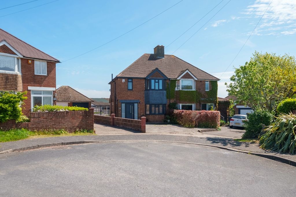Property photo 1 of 18 3308341