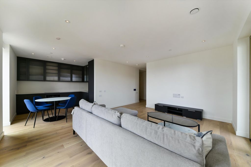 Property photo 3 of 12 Image