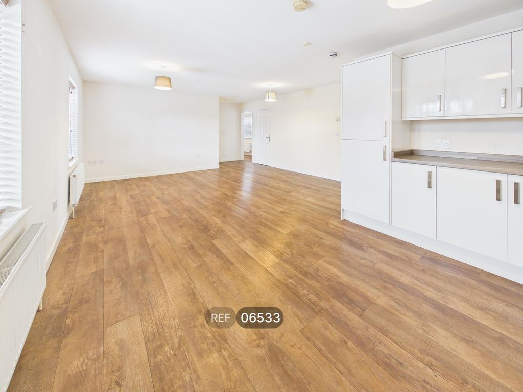 Property photo 3 of 11 Kitchen / Living Area