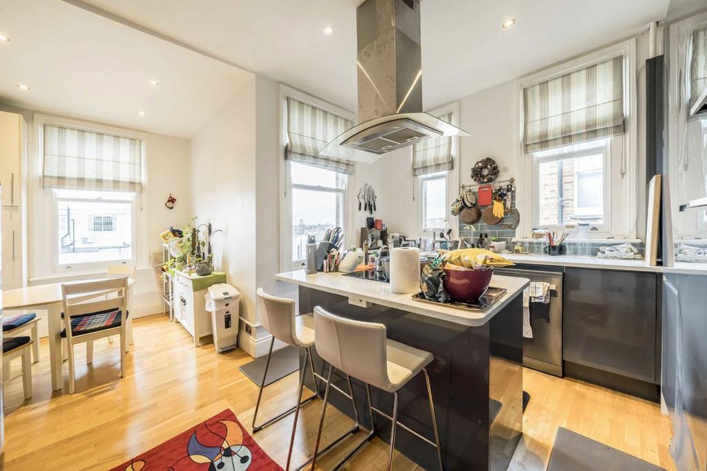 Property photo 3 of 5