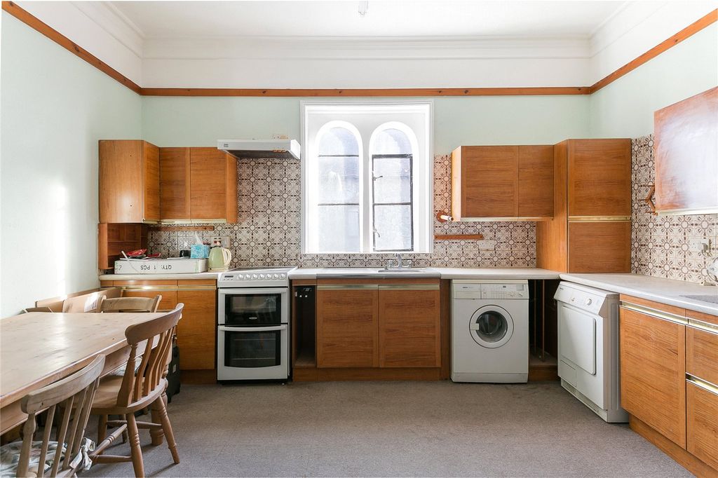 Property photo 3 of 11 Kitchen / Diner