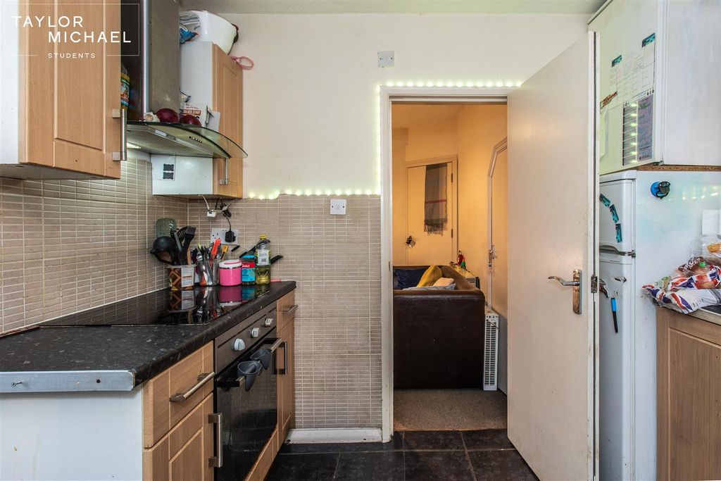 Property photo 2 of 15 Kitchen