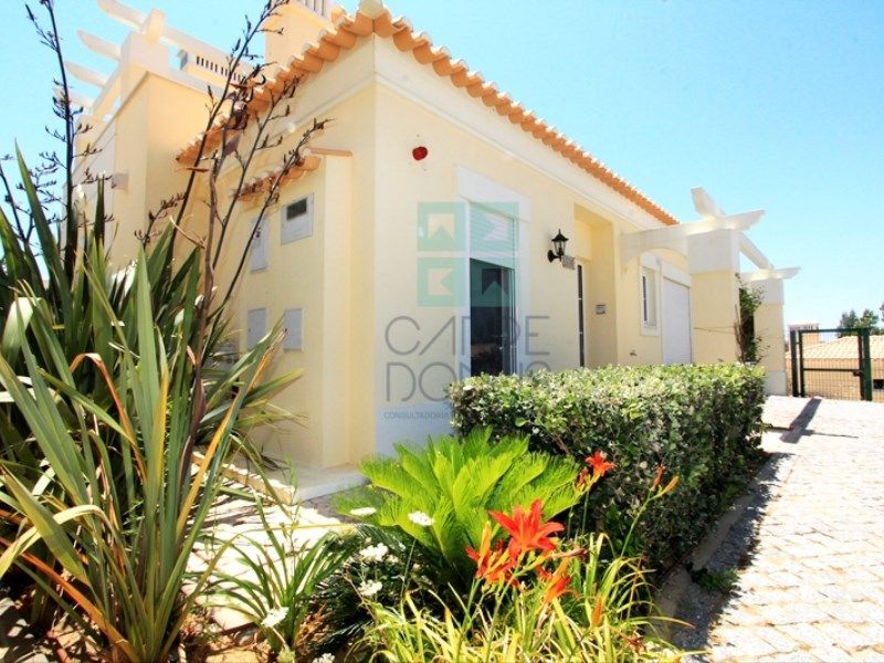 Property photo 2 of 34