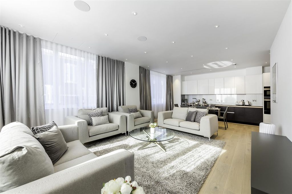 Property photo 1 of 17 Reception Room