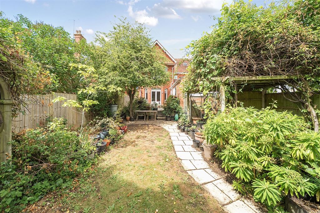 Property photo 3 of 9 Garden