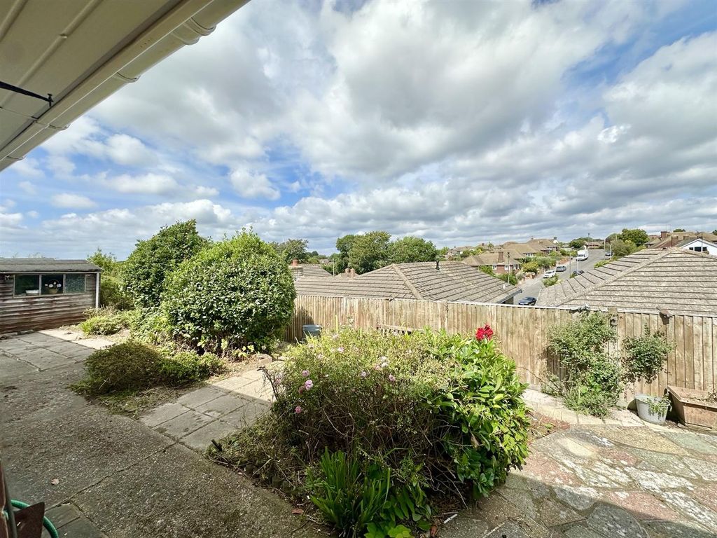 Property photo 2 of 21