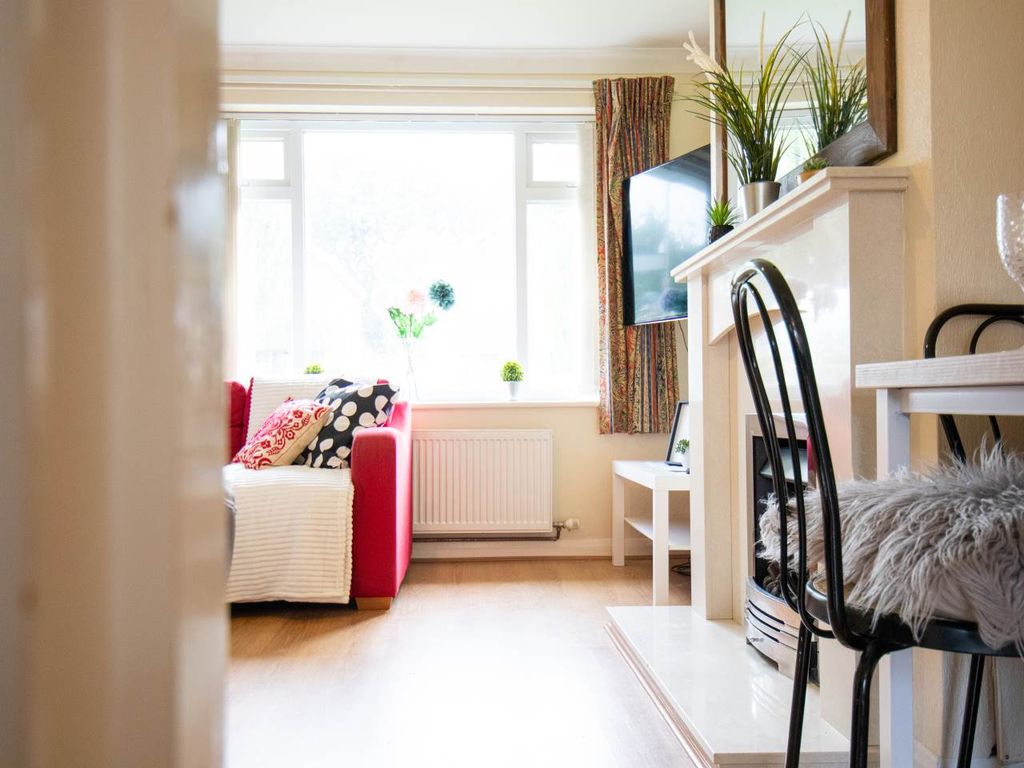 Property photo 3 of 13 Living Room