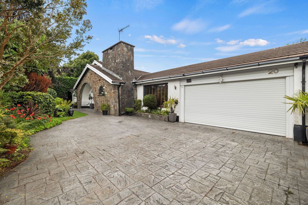 Property photo 1 of 41