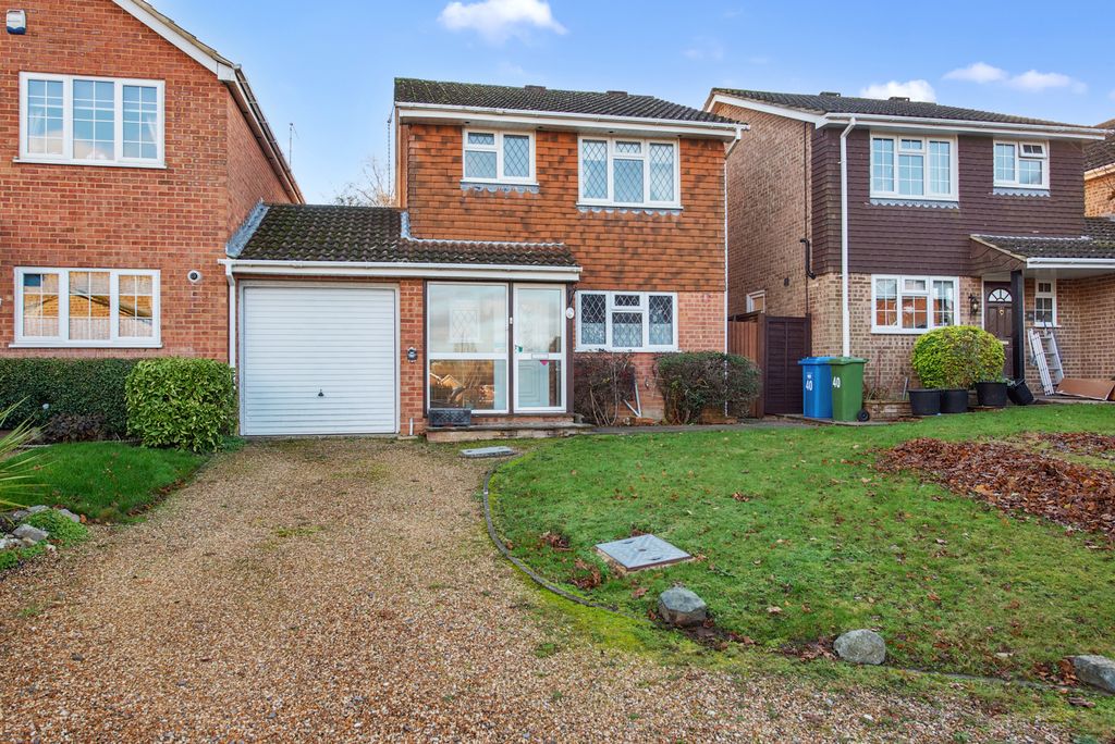 Property photo 1 of 10 39 Dovedale Close (11)