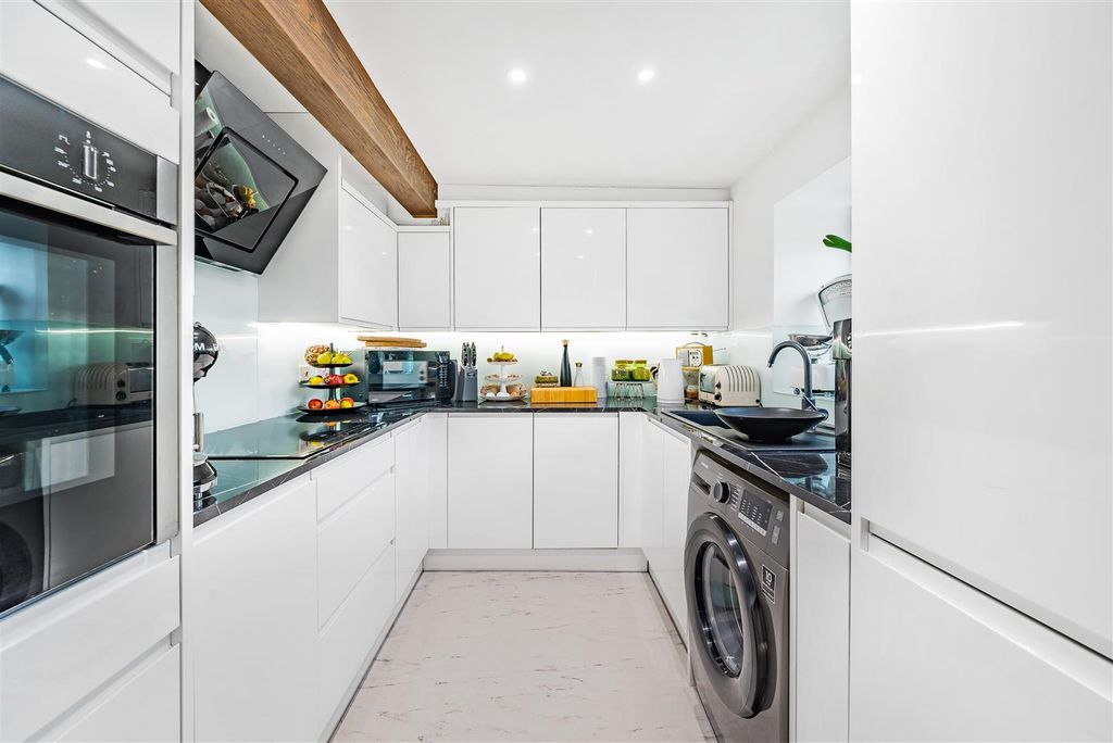 Property photo 2 of 12 Kitchen