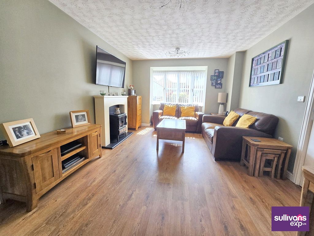 Property photo 2 of 24