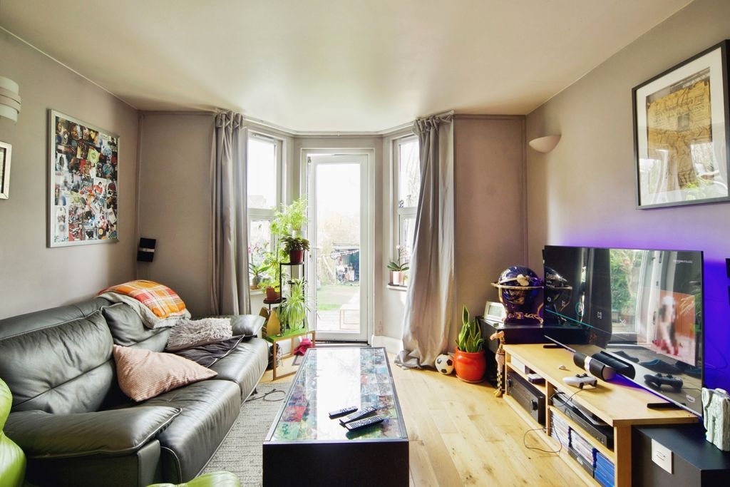 Property photo 2 of 19 Pbox-Img.Jpg