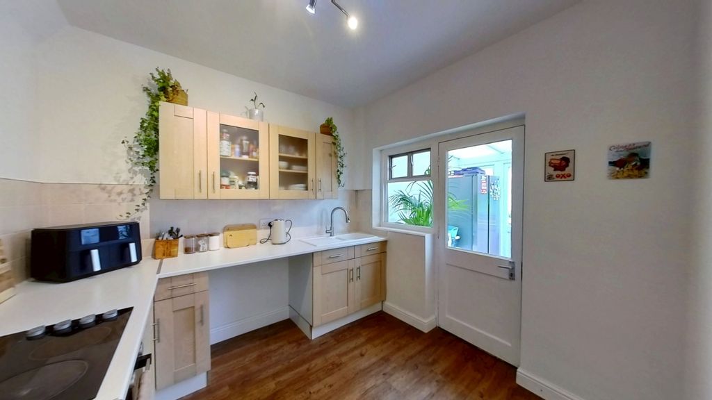 Property photo 3 of 14 Photo 11