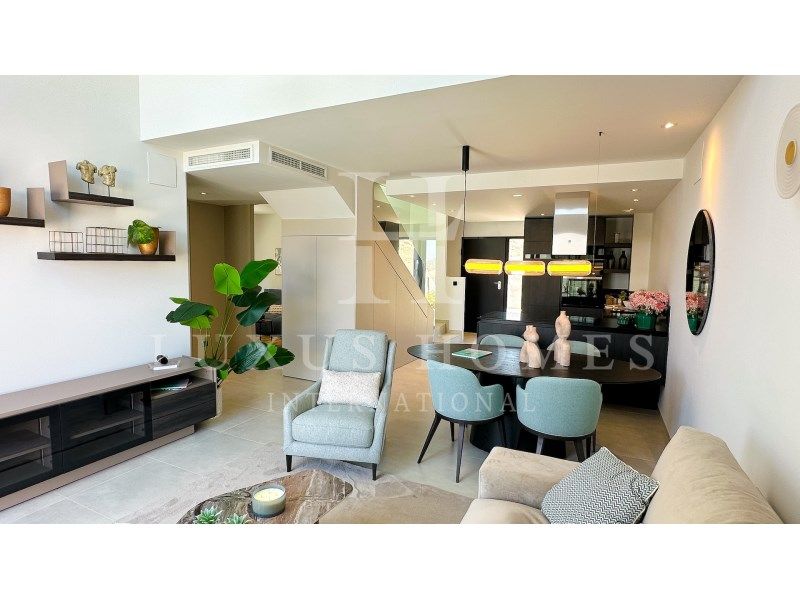 Property photo 2 of 29