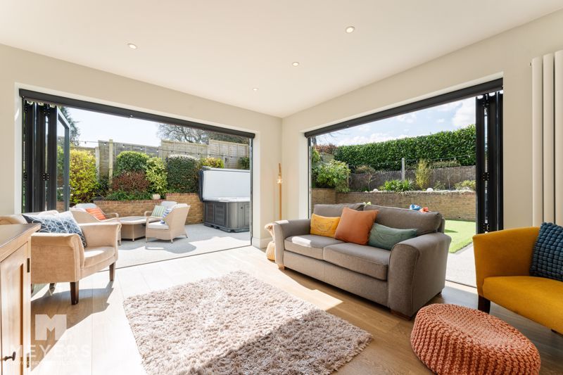 Property photo 3 of 38 Photo 6