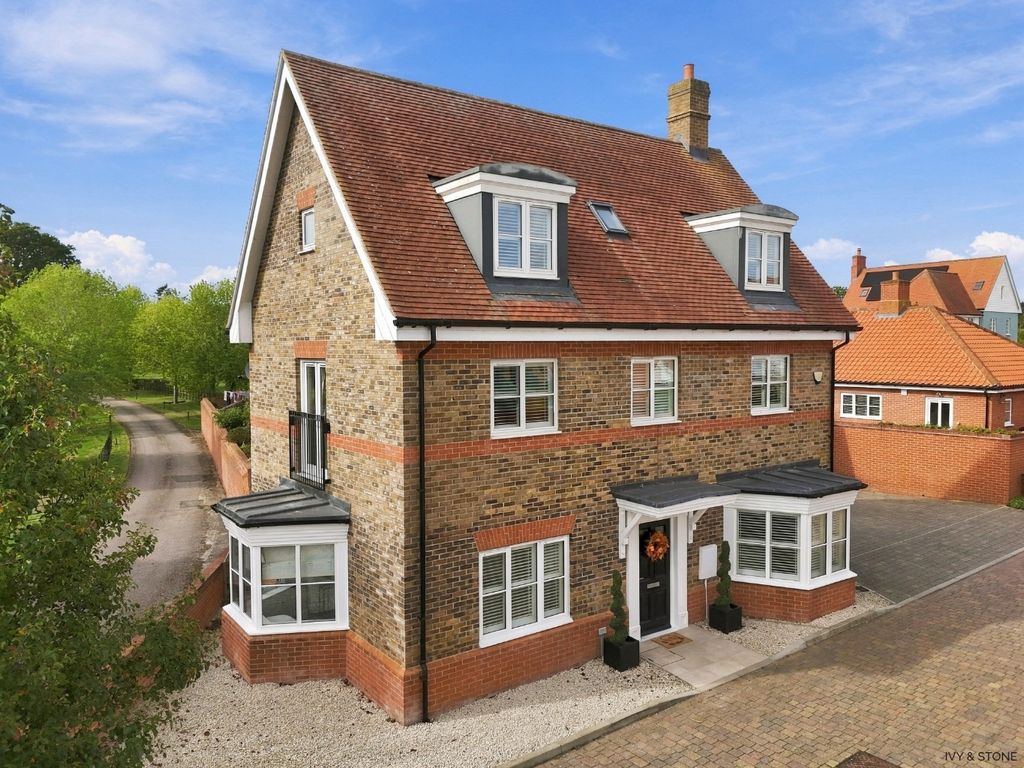 Property photo 1 of 41 5602580