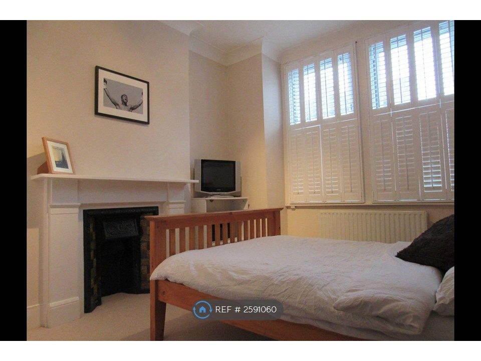 Property photo 2 of 12 Bedroom One