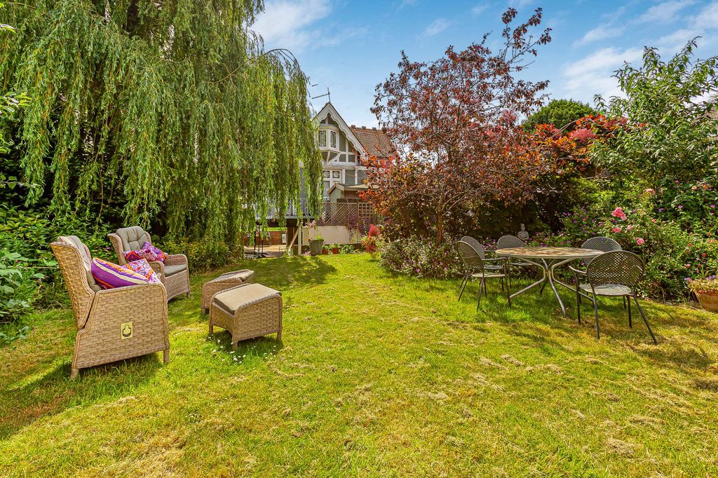 Property photo 1 of 11 Garden
