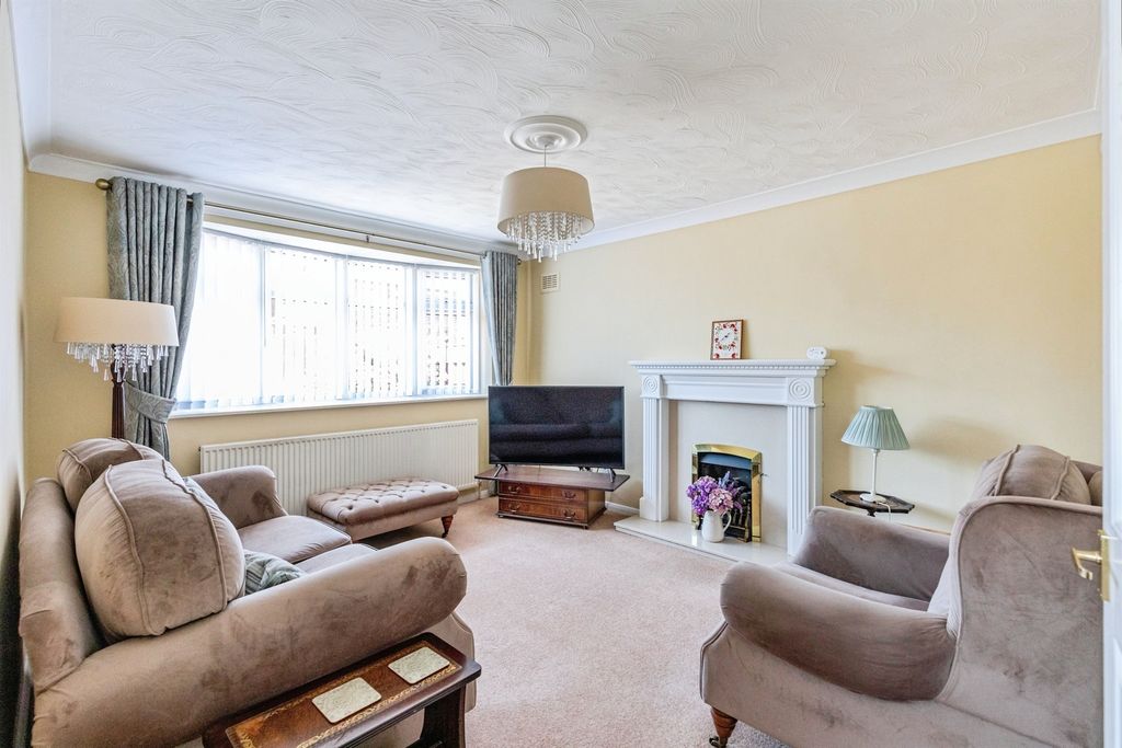 Property photo 3 of 18