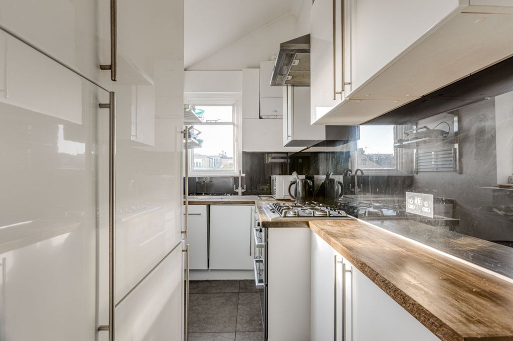 Property photo 3 of 8