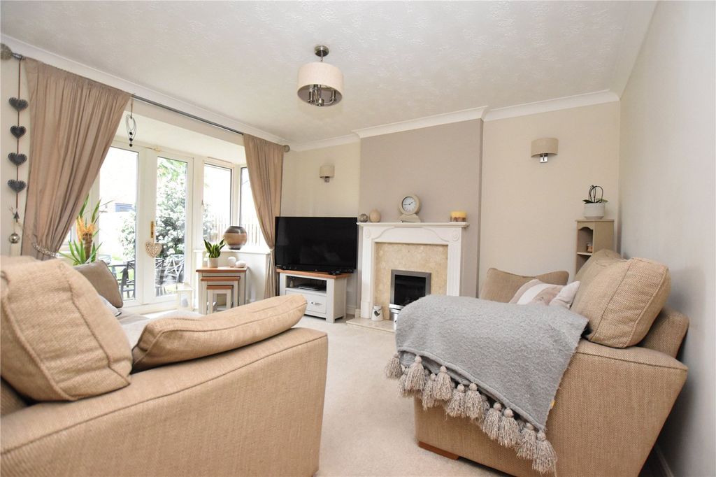 Property photo 2 of 21 Picture No. 18