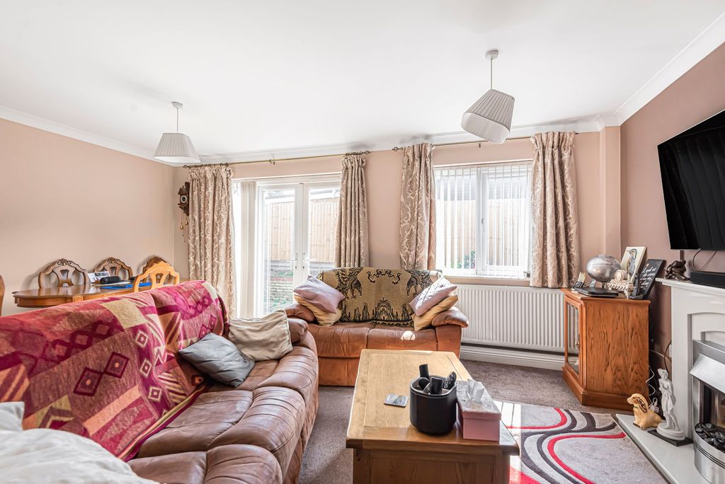 Property photo 2 of 19
