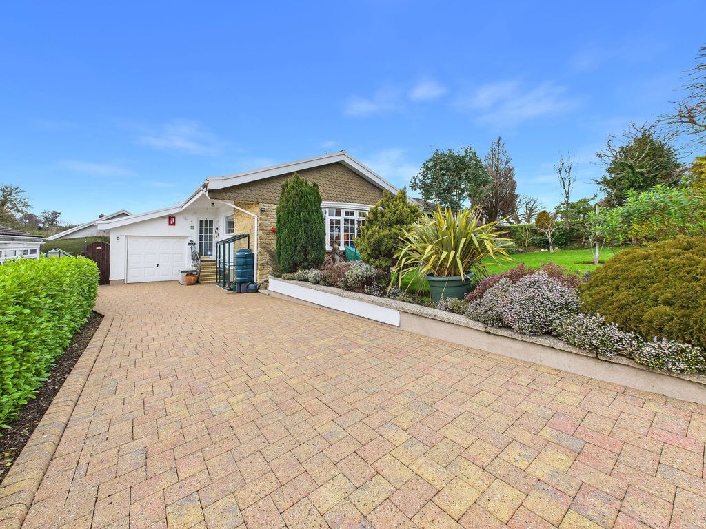 Property photo 2 of 31