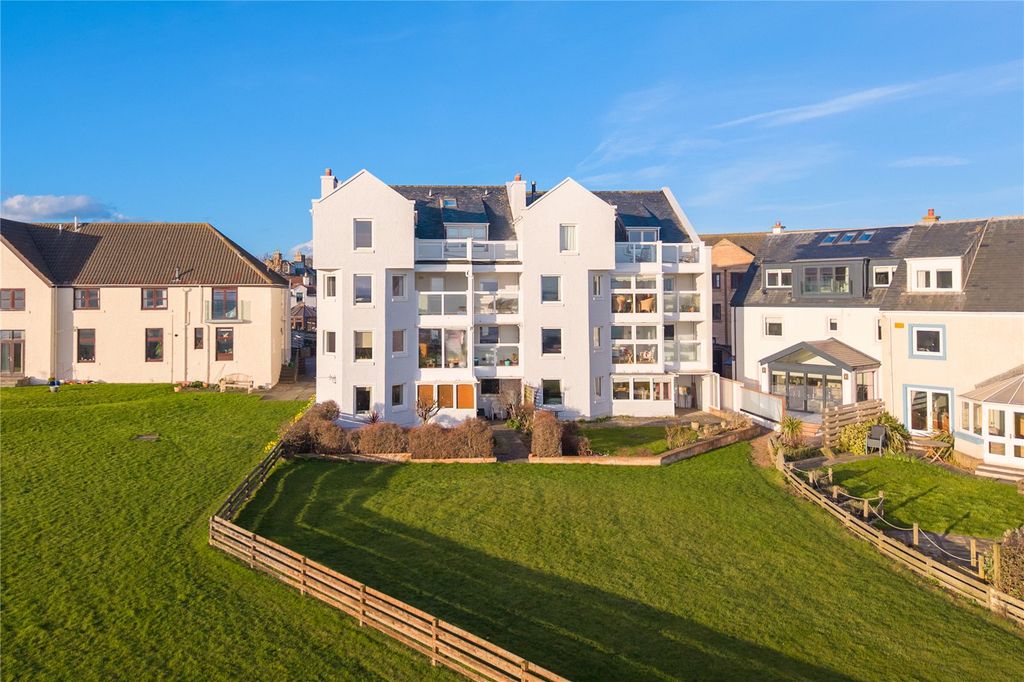 Property photo 2 of 19 21 Lodge Walk