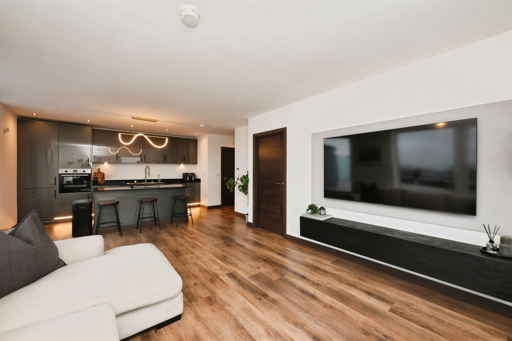Additional image 5 of 1 bed flat for saleEdinburgh Gate, Harlow CM20
